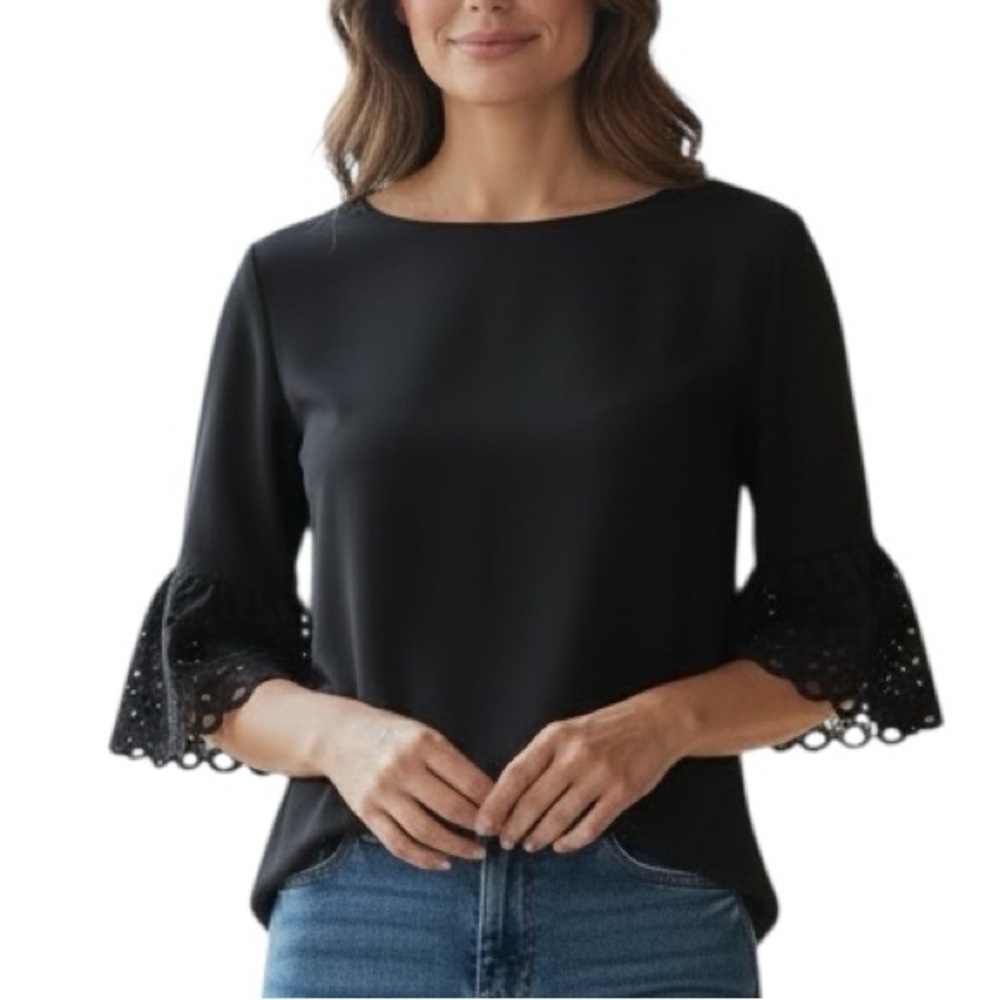 Moa Moa laser cut sleeve top